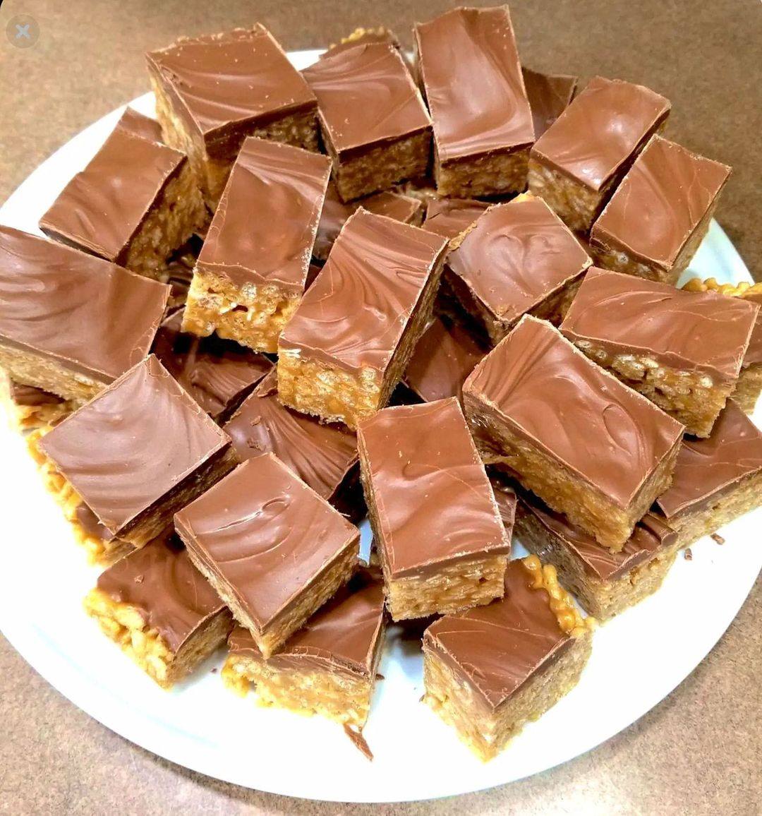 CHEWY SNICKERS BROWNIES