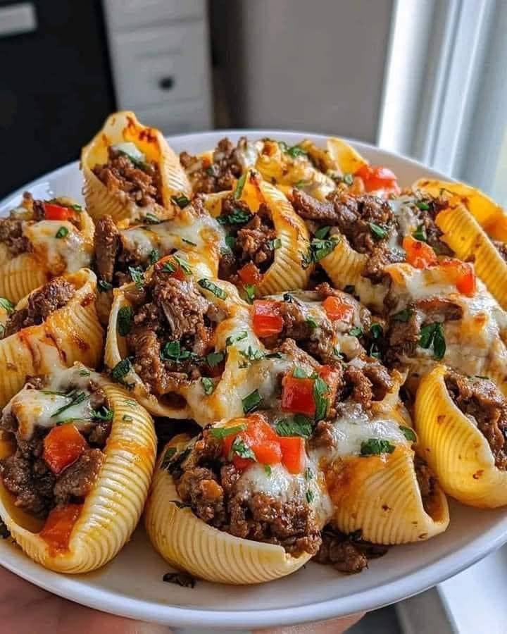 Slow Cooker Tomato Tortellini Soup with Cheddar Toast Bites