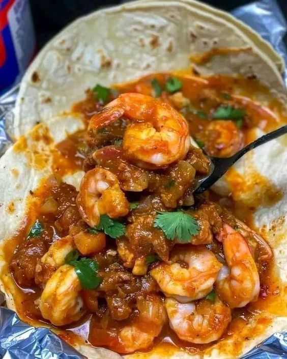 Mexican Shrimp in garlic Salsa with flour tortillas