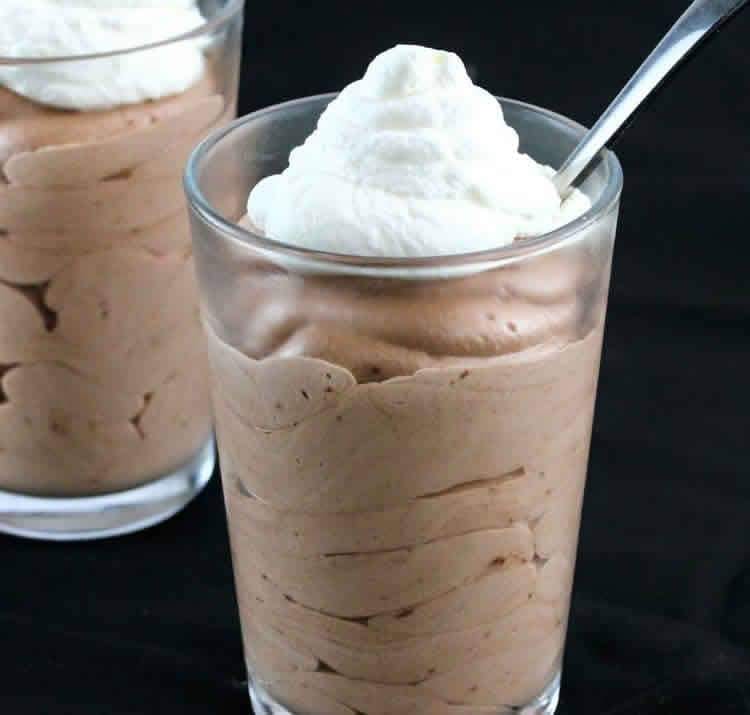 Easy nutella mousse dessert