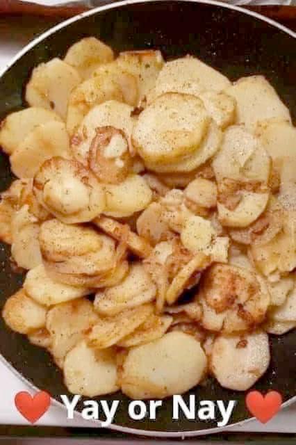 Easy Fried Potatoes and OnionsRecipe – A Classic Comfort FoodSide Dish