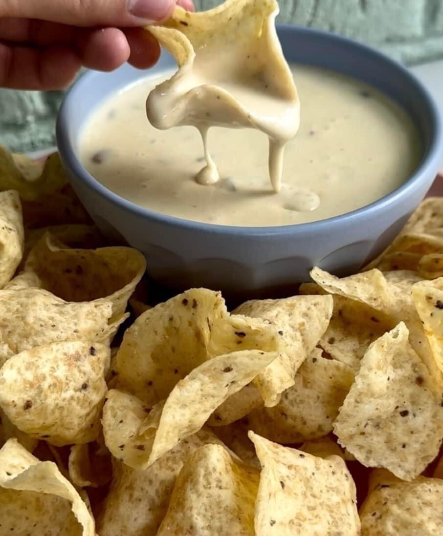 Mexican Restaurant-Style White Cheese (Queso) Dip