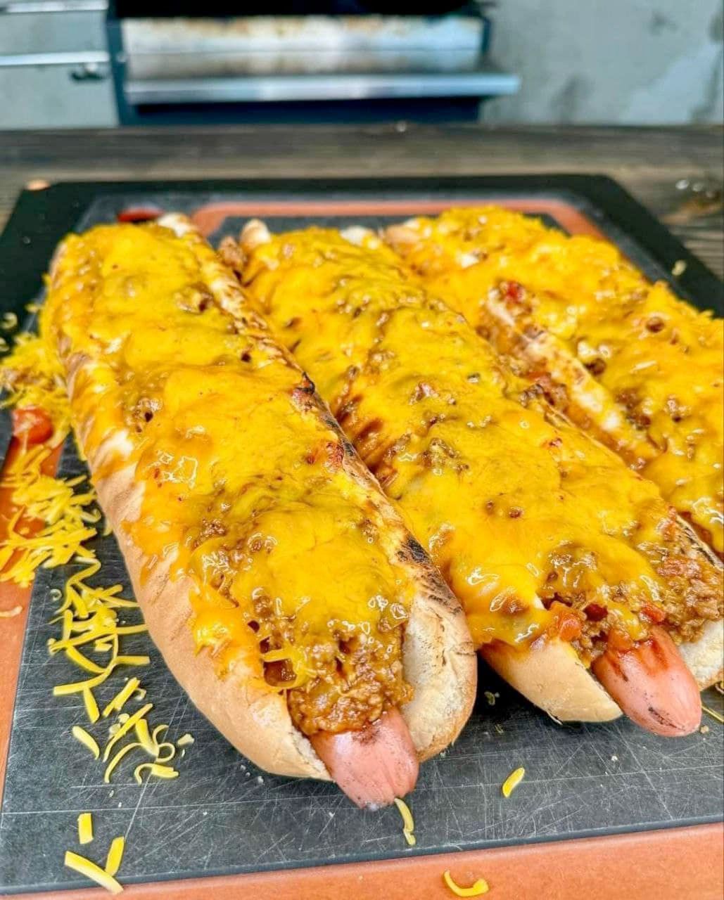 CHILI CHEESE CONEY