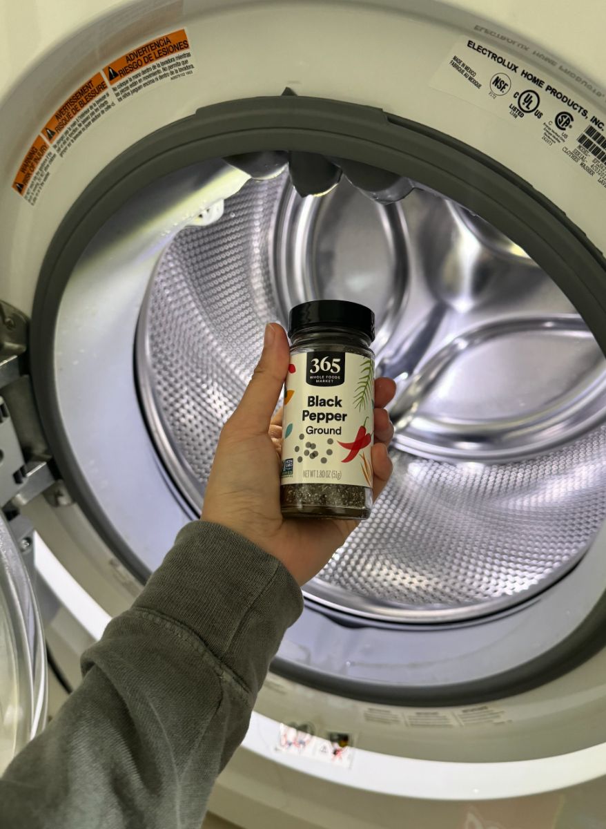 Here’s why you’ll want to put pepper in your laundry