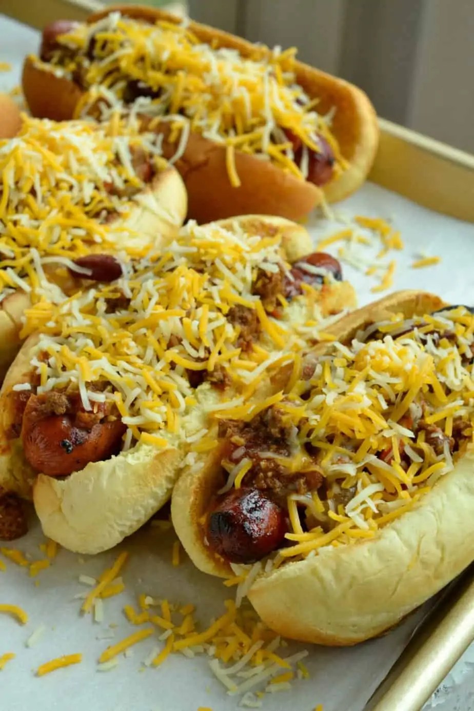 BEST CHILI CHEESE DOGS