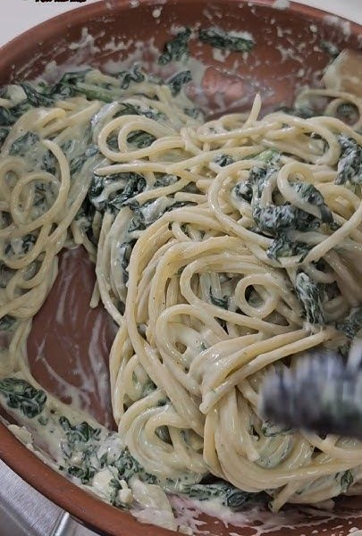 Creamed Spinach Pasta