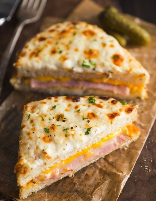 Croque monsieur with bechamel sauce