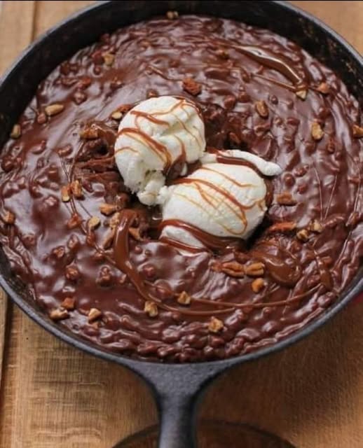 Chocolate cake with ice cream