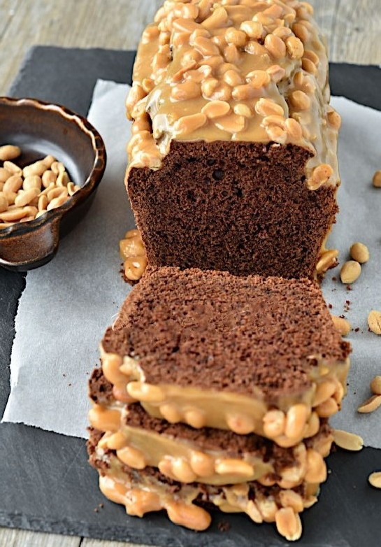 Chocolate cake with peanut caramel