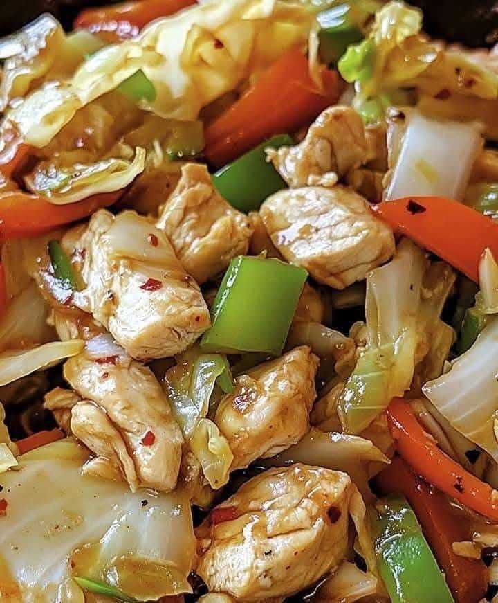 STIR FRIED CHICKEN WITH VEGETABLES